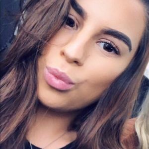 Meet your Posher, Debby